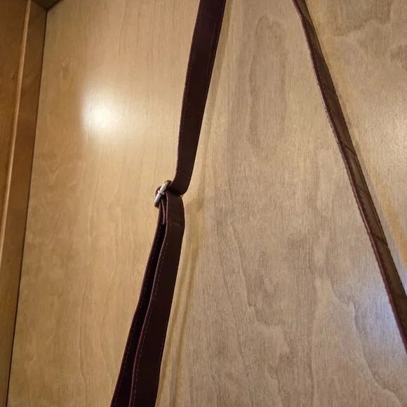 Relic dark red crossbody purse - Picture 10 of 14